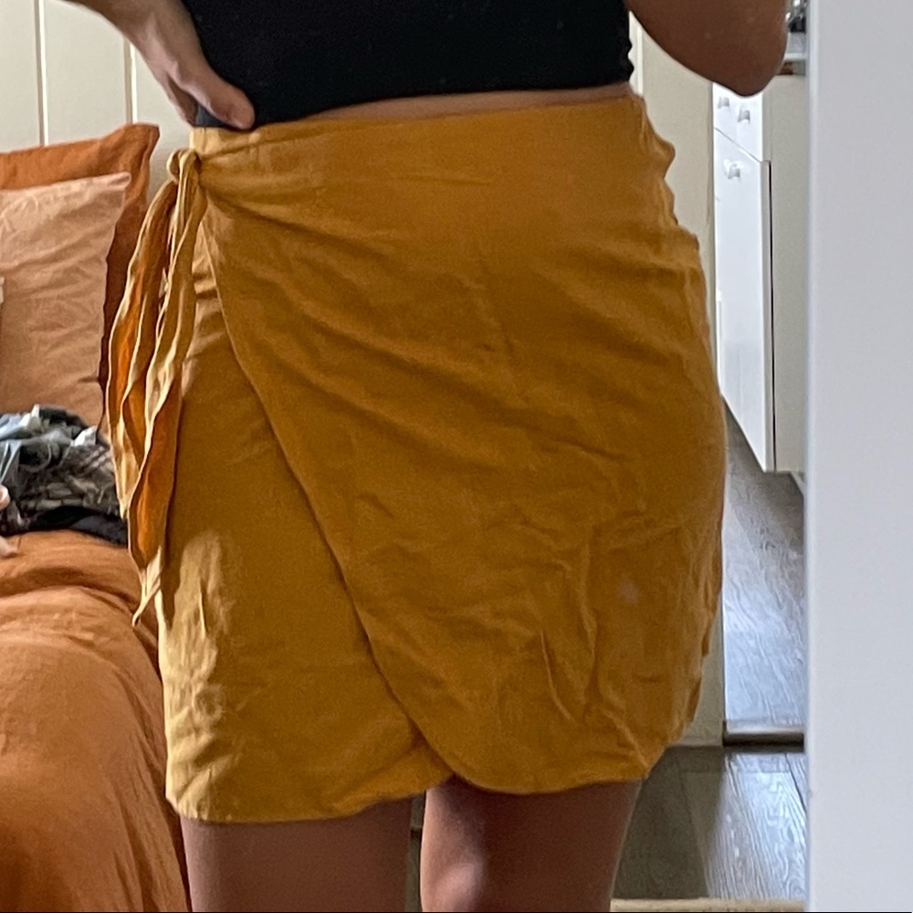 NWT Zara Mustard Wrap Skirt
